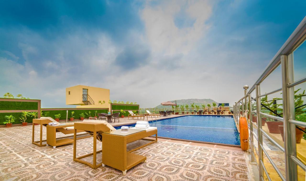 Clarion Inn Jaipur Kukas Bagian luar foto