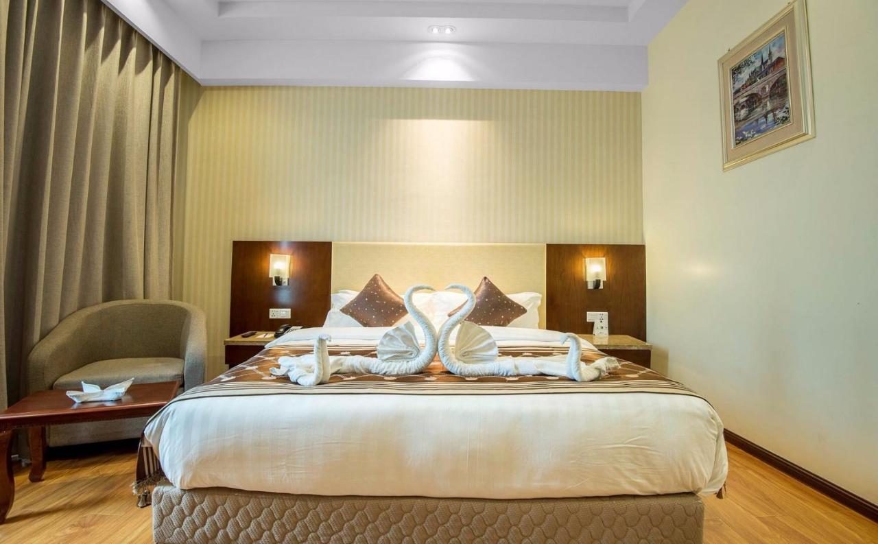 Clarion Inn Jaipur Kukas Bagian luar foto
