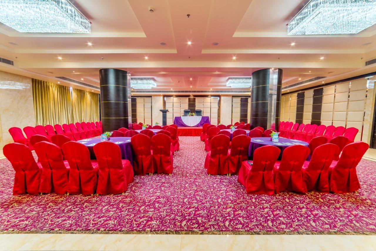 Clarion Inn Jaipur Kukas Bagian luar foto