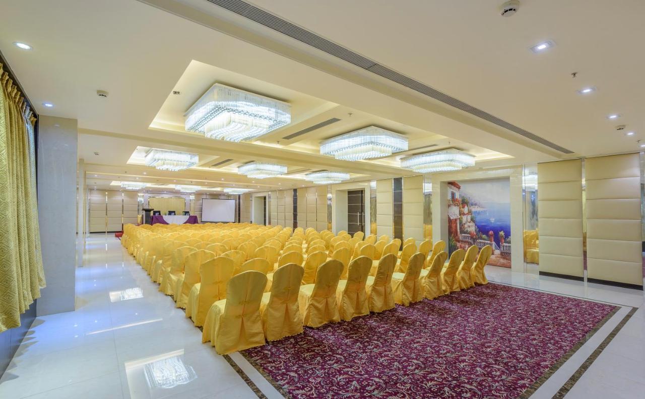 Clarion Inn Jaipur Kukas Bagian luar foto