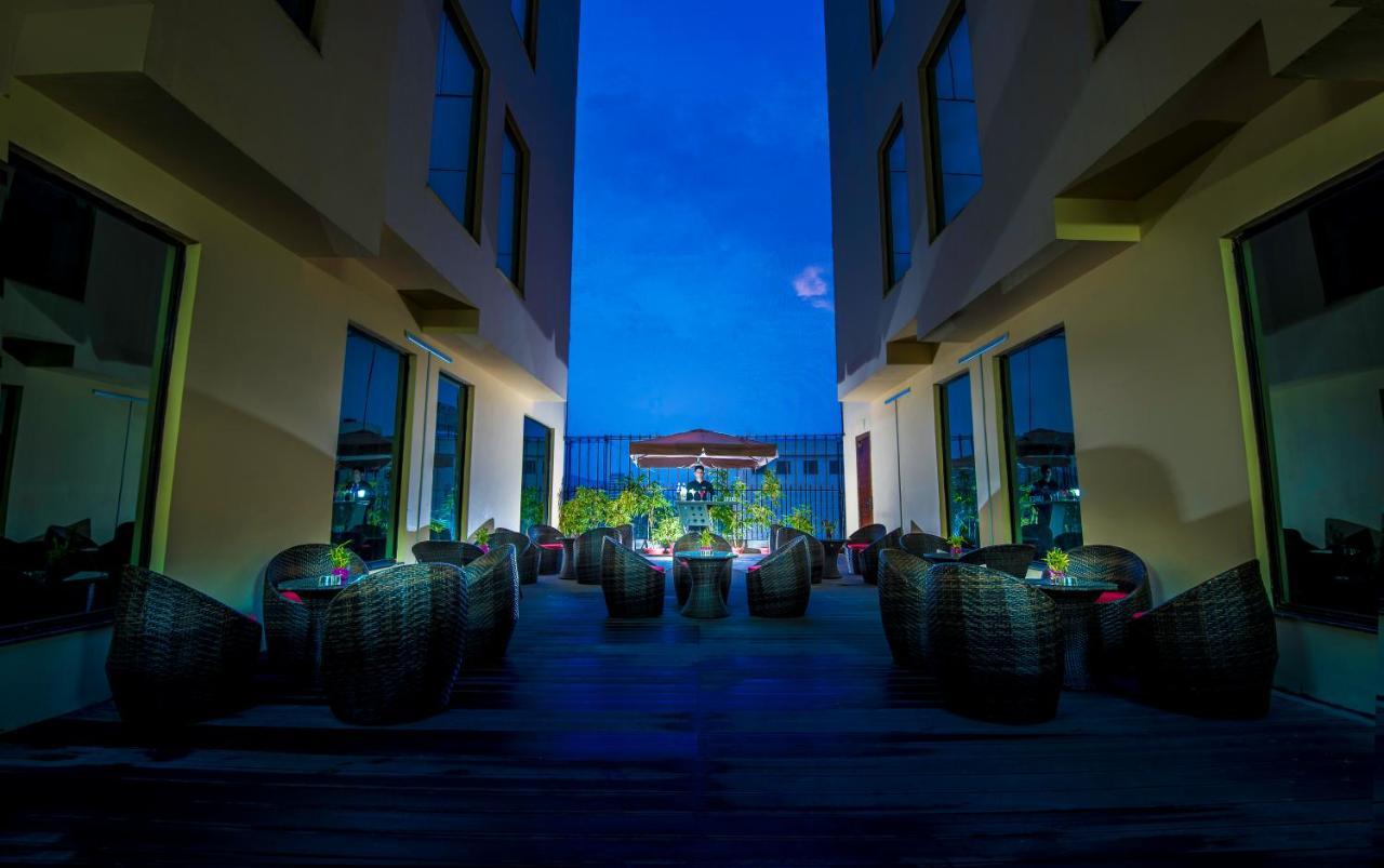 Clarion Inn Jaipur Kukas Bagian luar foto
