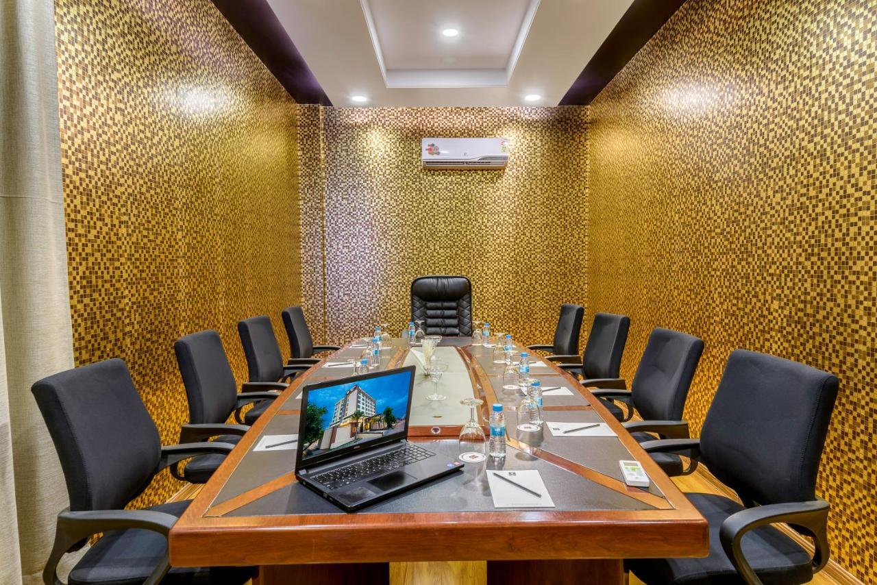 Clarion Inn Jaipur Kukas Bagian luar foto